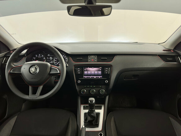 2017 Skoda Octavia III (A7) Рестайлинг, серебристый, 1549000 рублей - вид 4