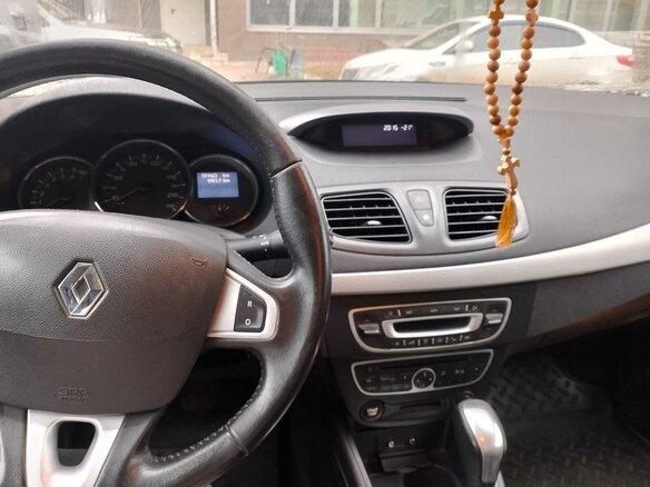 2012 Renault Fluence I, белый, 700000 рублей - вид 5
