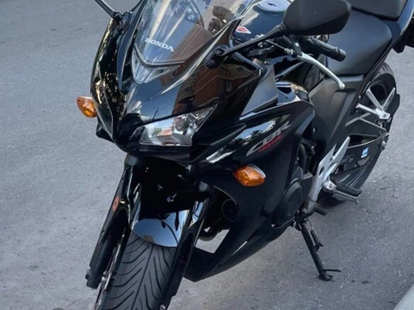 2013 Honda CBR 400R, чёрный, 500000 рублей - вид 2