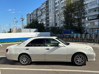 2001 Toyota Crown XI (S170), белый, 800000 рублей, вид 3