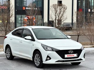 2020 Hyundai Solaris II Рестайлинг, белый, 1150000 рублей, вид 3