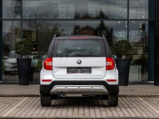 2017 Skoda Yeti I Рестайлинг, белый, 1435000 рублей, вид 5