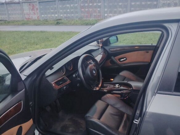2003 BMW 5 серии 525i V (E60/E61), серый, 1450000 рублей - вид 16