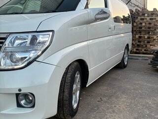 2007 Nissan Elgrand II (E51), белый, 650000 рублей, вид 5