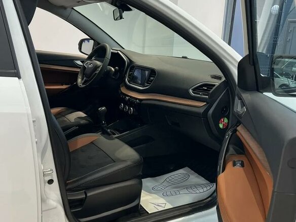 2026 Lada (ВАЗ) Vesta SW Cross I Рестайлинг (NG), белый - вид 4