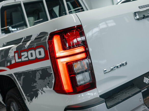 2025 Mitsubishi L200 VI, белый - вид 24