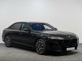 2025 BMW 7 серии 740i xDrive VII (G70), чёрный, 15390000 рублей, вид 3