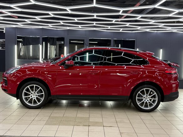 2022 Porsche Cayenne III, красный, 8990000 рублей - вид 5