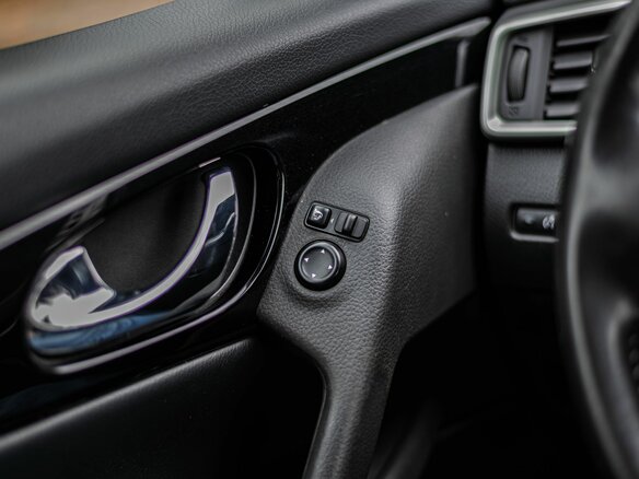 2017 Nissan Qashqai II, чёрный, 1350000 рублей - вид 9