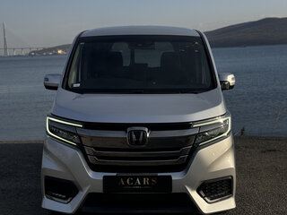 2019 Honda Stepwgn Spada V Рестайлинг, серебристый, 1950000 рублей, вид 2