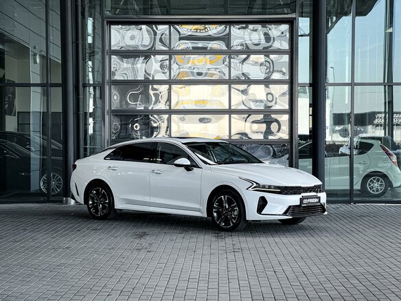 2024 Kia K5 III, белый