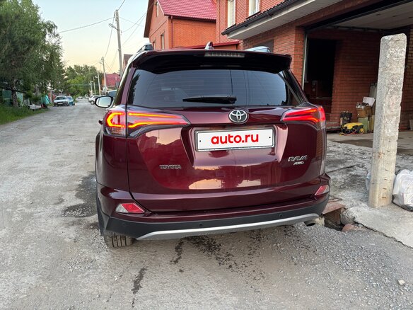 2018 Toyota RAV4 IV (XA40) Рестайлинг, красный, 2650000 рублей - вид 2