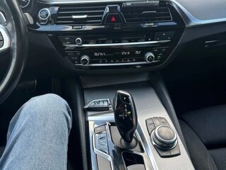 2018 BMW 5 серии 520d xDrive VII (G30/G31/G38), чёрный, 3300000 рублей, вид 4