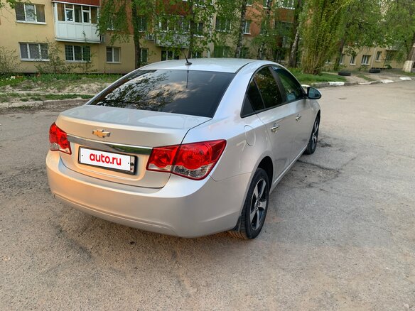 2011 Chevrolet Cruze I, серебристый, 650000 рублей - вид 4
