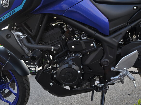 2023 Yamaha MT-03, белый - вид 12