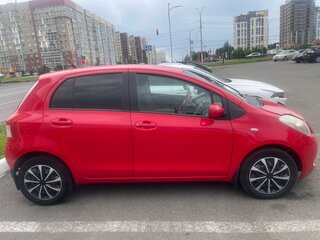 2008 Toyota Yaris Multimode II, красный, 650000 рублей, вид 3