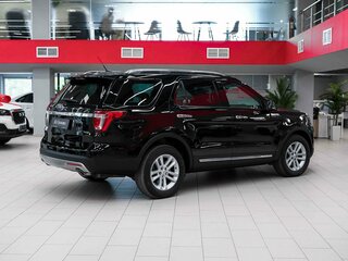 2016 Ford Explorer V Рестайлинг, чёрный, 2190000 рублей, вид 2