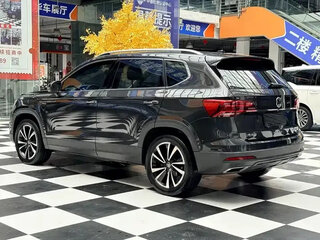 2022 Volkswagen Tharu I, чёрный, 1640000 рублей, вид 2