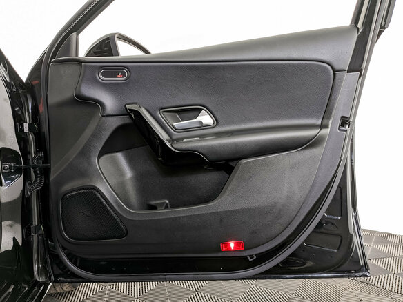 2018 Mercedes-Benz A-Класс 200 IV (W177), чёрный, 2160000 рублей - вид 19