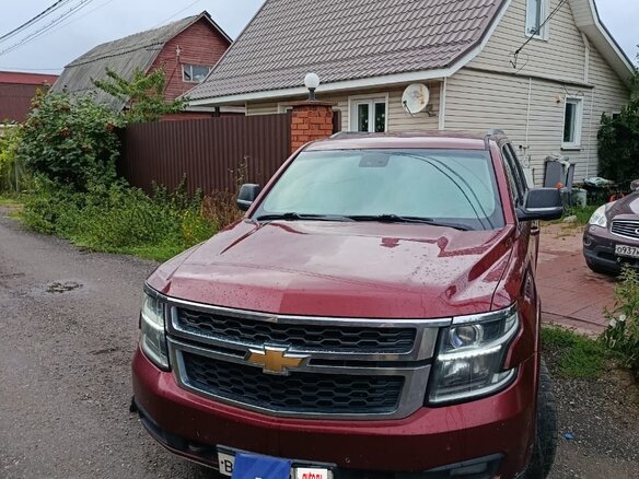 2016 Chevrolet Tahoe IV, красный, 2200000 рублей