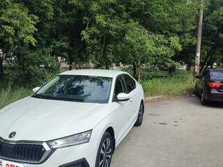 2021 Skoda Octavia IV (A8), белый, 2500000 рублей, вид 1