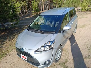 2018 Toyota Sienta II Рестайлинг, серебристый, 1250000 рублей, вид 3