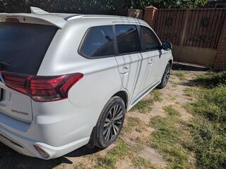 2022 Mitsubishi Outlander III Рестайлинг 3, белый, 3100000 рублей, вид 5