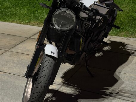 2018 Husqvarna Vitpilen 401, белый, 550000 рублей, вид 5