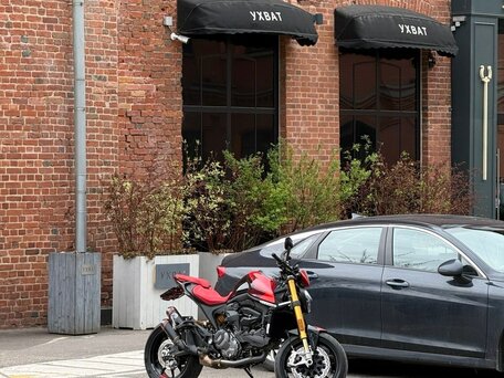 2024 Ducati Monster 937, красный, 1275000 рублей, вид 2