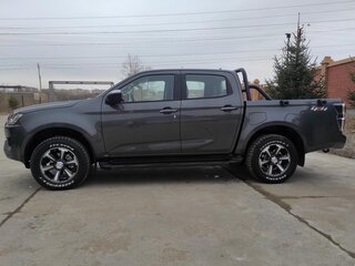 2025 Isuzu D-Max III, серый, 4270000 рублей, вид 4