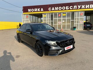 2016 Mercedes-Benz E-Класс 200 V (W213, S213, C238), чёрный, 2050000 рублей, вид 2