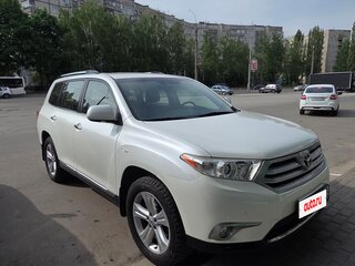2013 Toyota Highlander II (XU40) Рестайлинг, белый, 2450000 рублей, вид 3
