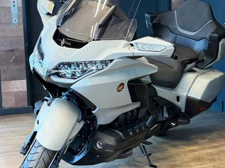 2026 Honda GL 1800 Gold Wing, серый, 4950000 рублей, вид 3