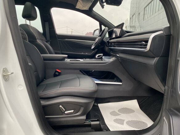 2025 Geely Okavango I Рестайлинг, белый - вид 16