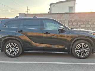 2021 Toyota Highlander IV (XU70), чёрный, 6200000 рублей, вид 4