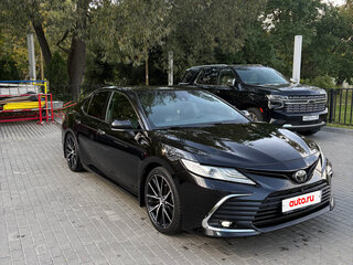 2018 Toyota Camry VII (XV50) Рестайлинг 2, чёрный, 2390000 рублей, вид 2
