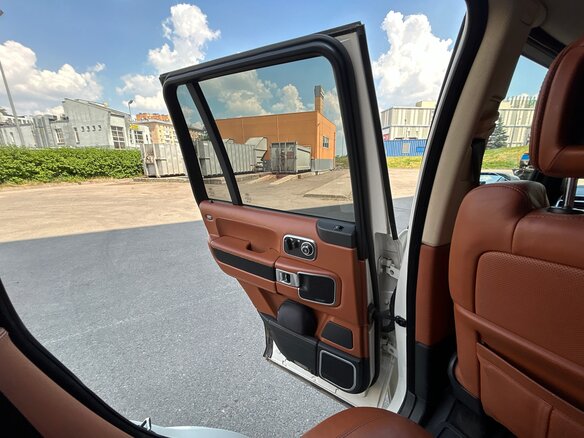 2010 Land Rover Range Rover III Рестайлинг 2, белый, 1800000 рублей - вид 13