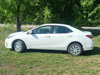 2014 Toyota Corolla XI (E160, E170, E180), белый, 1308000 рублей, вид 3