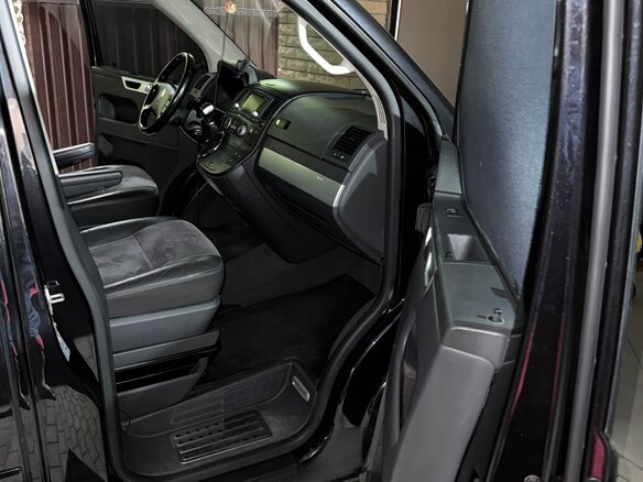 2008 Volkswagen Multivan T5, чёрный, 2250000 рублей - вид 7