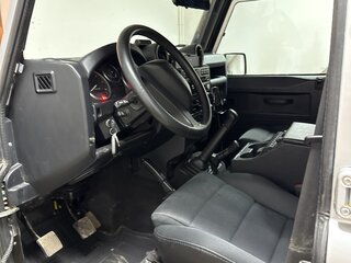 2014 Land Rover Defender 110 I Рестайлинг, серебристый, 4000000 рублей, вид 4