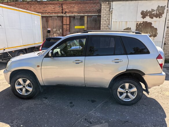 2010 Chery Tiggo (T11) I, серебристый, 400000 рублей - вид 3