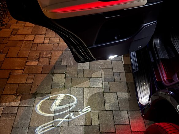 2015 Lexus LX 570 III Рестайлинг 2, синий, 6500000 рублей - вид 16