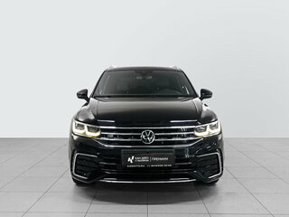 2021 Volkswagen Tiguan II Рестайлинг, чёрный, 4225000 рублей, вид 2