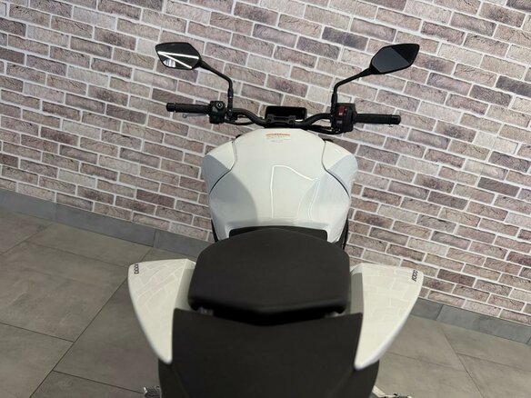 2025 Honda CB 1000 Hornet, белый, 1275000 рублей - вид 11