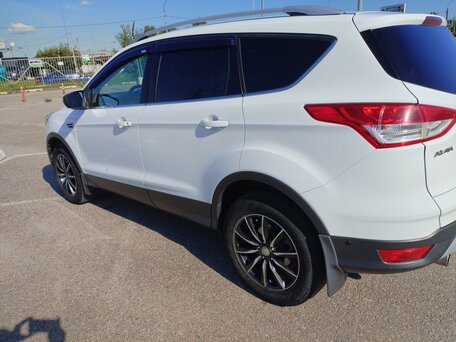 2014 Ford Kuga II, белый, 1350000 рублей, вид 4