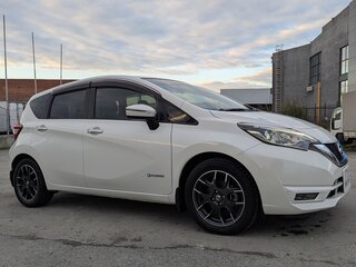 2018 Nissan Note e-Power II Рестайлинг, белый, 1440000 рублей, вид 5