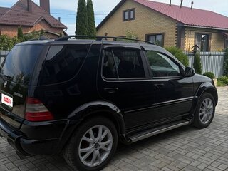 1998 Mercedes-Benz M-Класс 320 I (W163), чёрный, 630000 рублей, вид 3