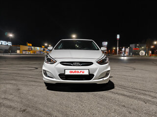 2013 Hyundai Solaris I, белый, 600000 рублей, вид 4