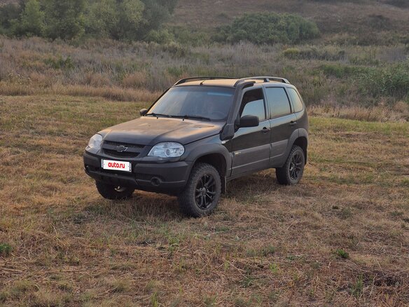 2018 Chevrolet Niva I Рестайлинг, чёрный, 800000 рублей - вид 3