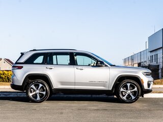 2023 Jeep Grand Cherokee V (WL), серебристый, 7300000 рублей, вид 5